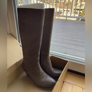 Born Mallory heeled boots